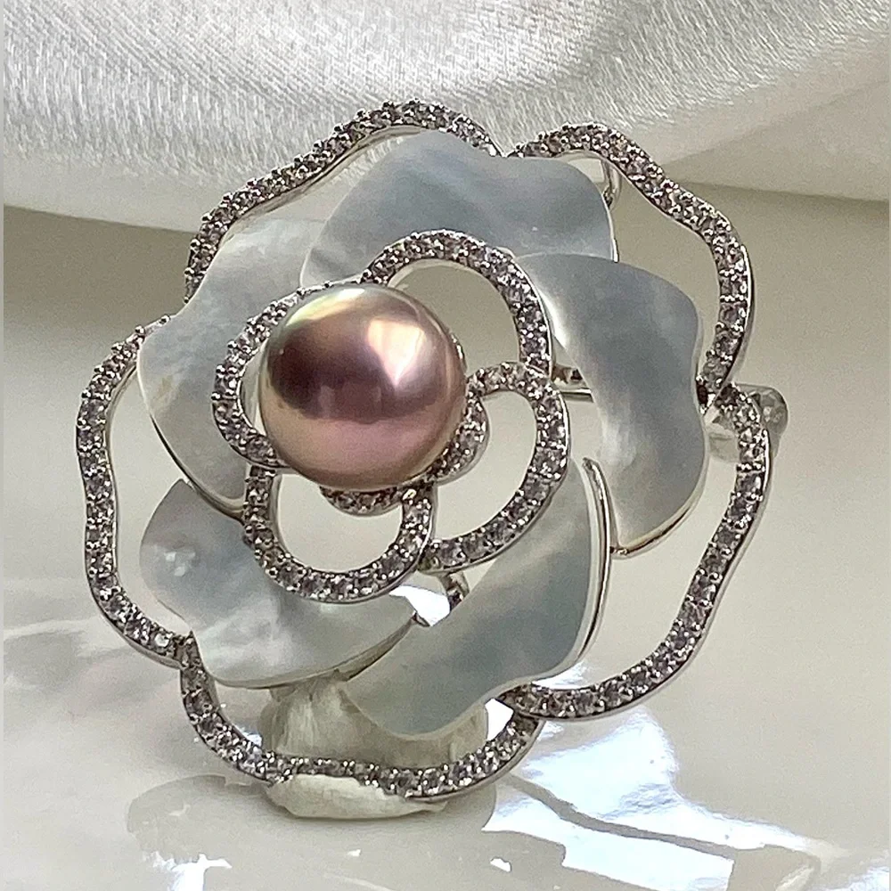 P240-Handmade Metallic Edison Pearl And Mother-of-Pearl Flower Brooch/Pendant - Picture 4 of 11